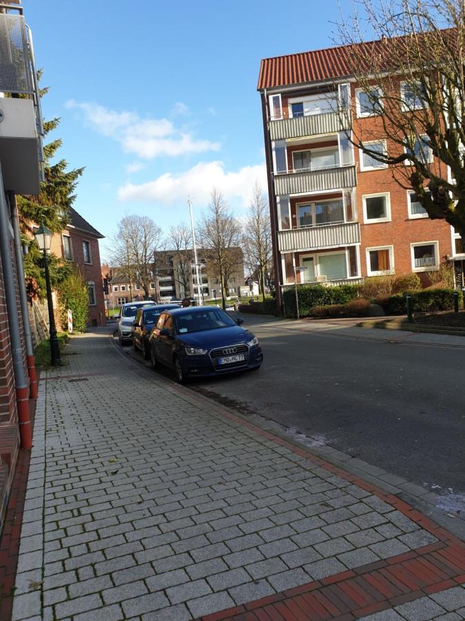 Maje Am Alten Binnenhafen Emden Esterno foto