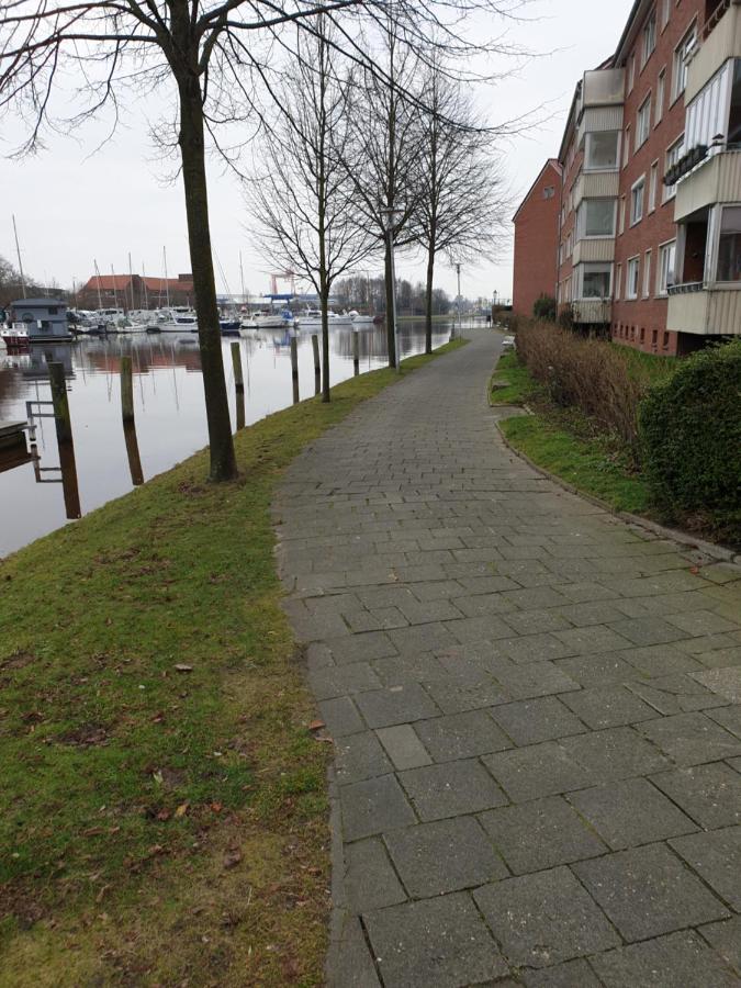 Maje Am Alten Binnenhafen Emden Esterno foto