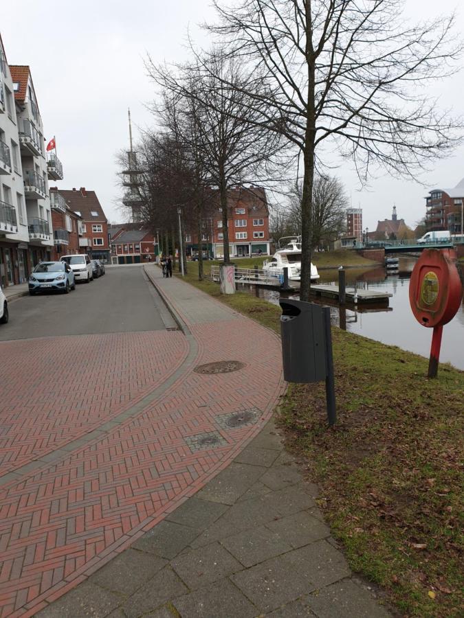 Maje Am Alten Binnenhafen Emden Esterno foto