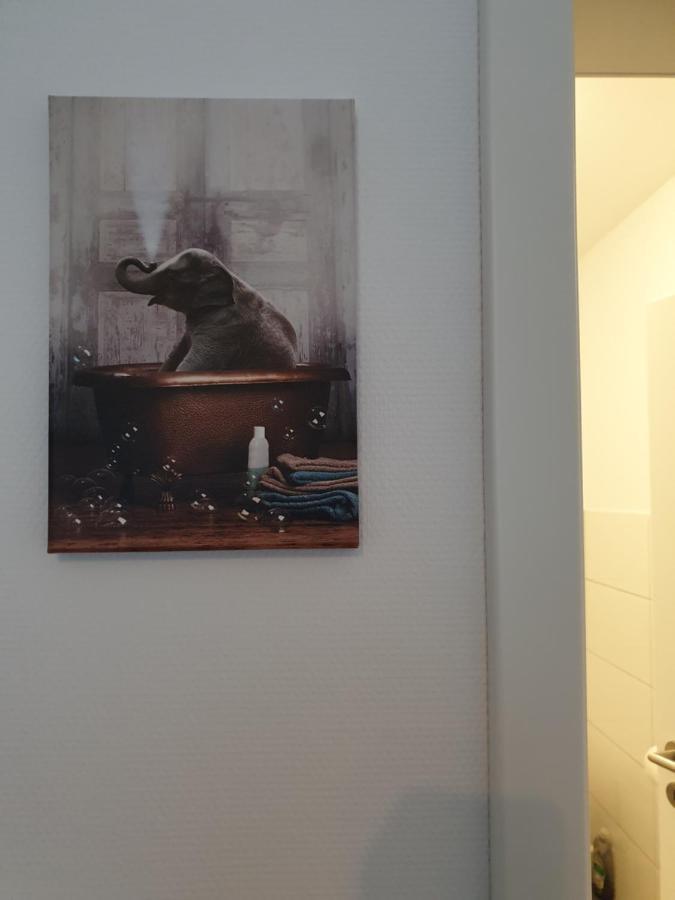 Maje Am Alten Binnenhafen Emden Esterno foto